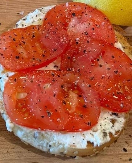 초간단! 아침메뉴! 베이글 토마토 샌드위치