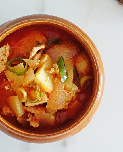 감자고추장찌개 돼지고기 넣어서 푸짐하게 ~