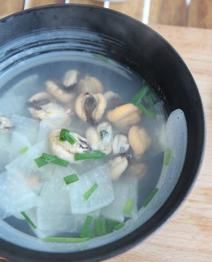 홍합국 끓이는법 무를 넣어서 더 시원하게