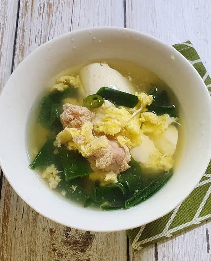 은 맛이 느껴지는 계란탕 스타일의 명란순두부찌개 만들기