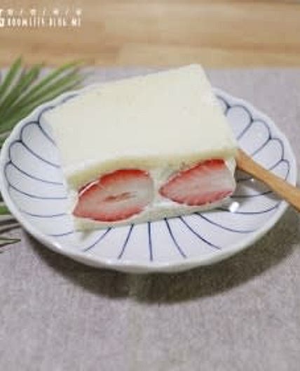 딸기샌드위치 만들기