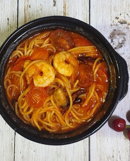 얼큰하게 맛있는 고추장 뚝배기 파스타 만들기