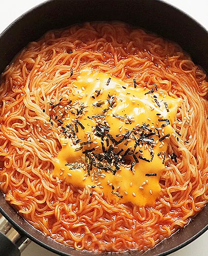 뜨거운 비빔면 쫄볶이