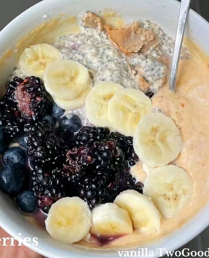 Pumpkin Chia Pudding Bowls