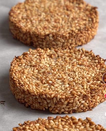 Sesame banana cookie