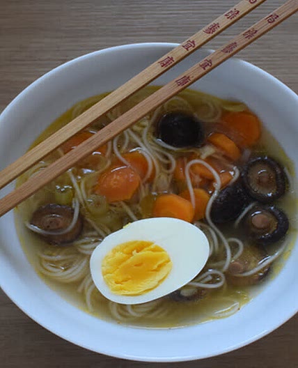 Sopa de Shiitake y verduras 🍄‍🟫🥕🍜