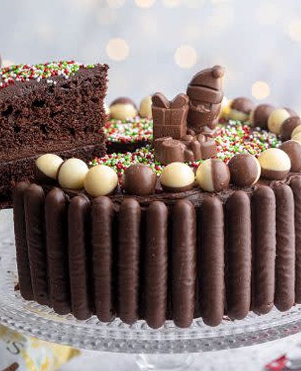 Christmas Chocolate and Vanilla Cake