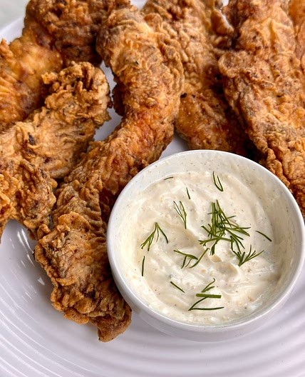 Crispy fried Turkey strips with creamy garlic dip 