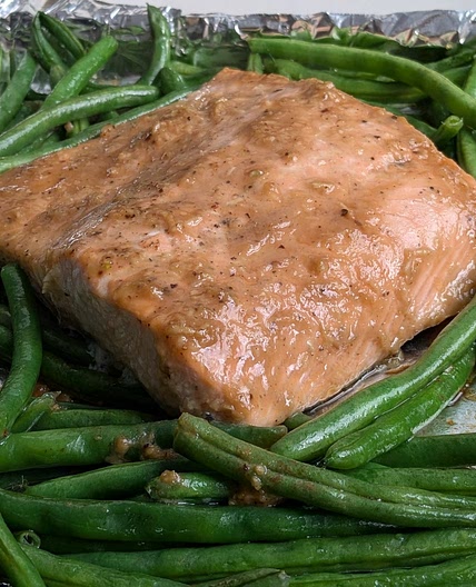 Maple and Miso Sheet-Pan Salmon With Green Beans