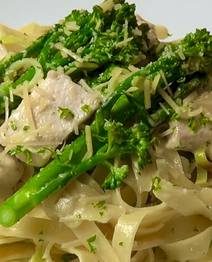 Creamy Chicken Leek Pasta – Quick Healthy Recipe