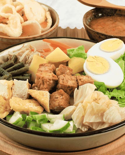 Gado Gado (Vegetable Salad with Peanut Sauce)