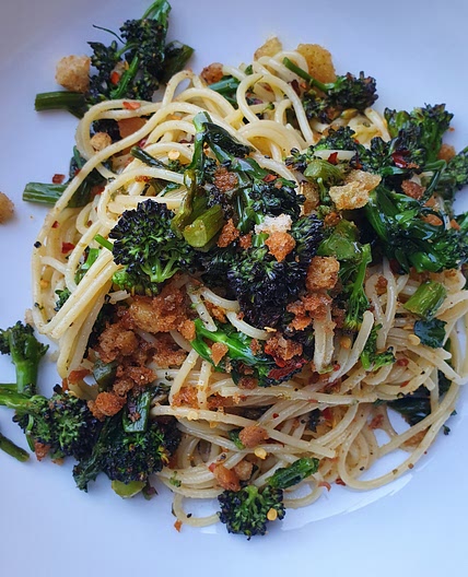 Spaghetti with Purple Sprouting Broccoli and Breadcrumbs