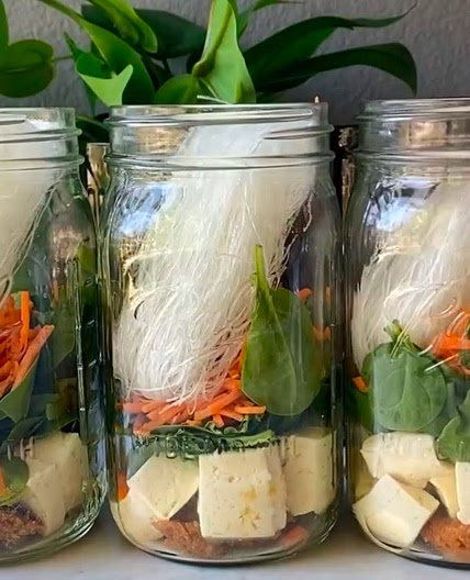 Healthy Instant Mason Jar Noodles