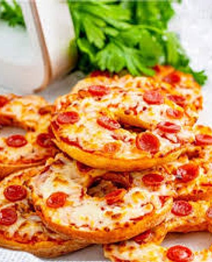 Easy cheesy pizza Bagels