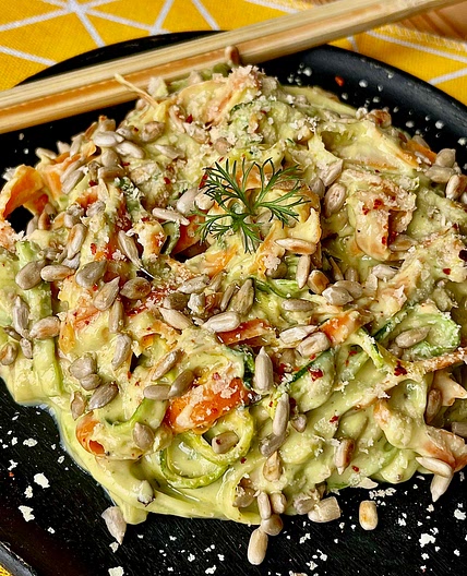 Creamy low carb Vegan Zoodles