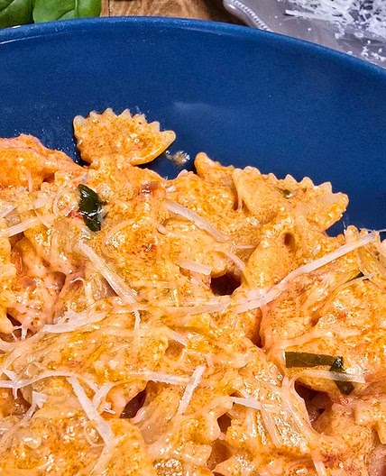 Creamy Pesto Calabrese Pasta with Scampi