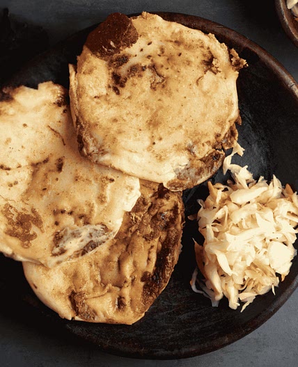 Salvadoran Stuffed Pupusas