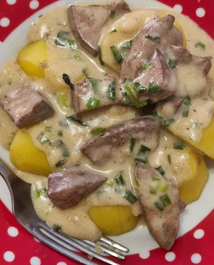 Liver sauce with potatoes