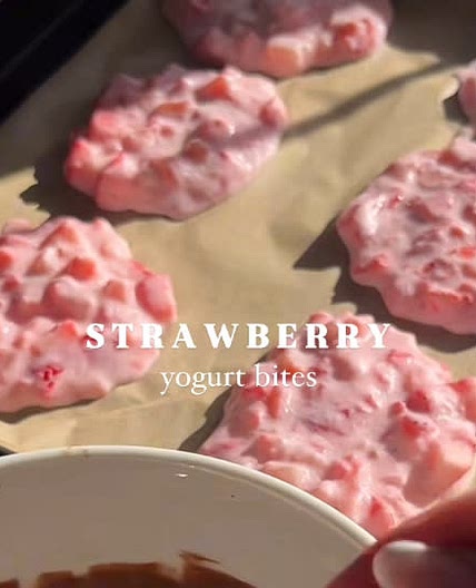 Strawberry yogurt bites 