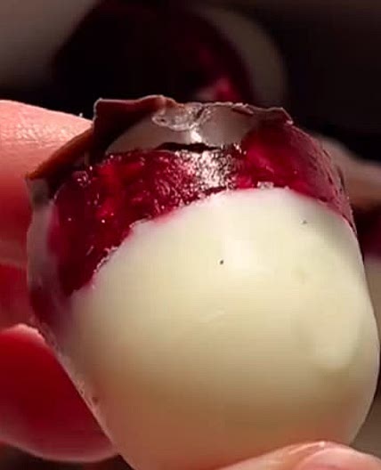 Raspberry yogurt bites 
