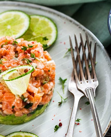 Göttliches Lachstatar mit Avocado
