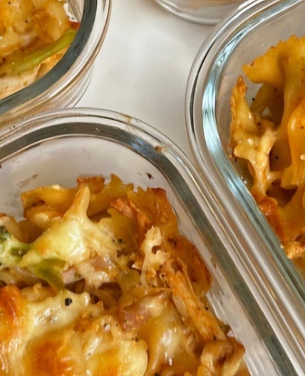 Buffalo chicken pasta bake 464cal. 48g protein*