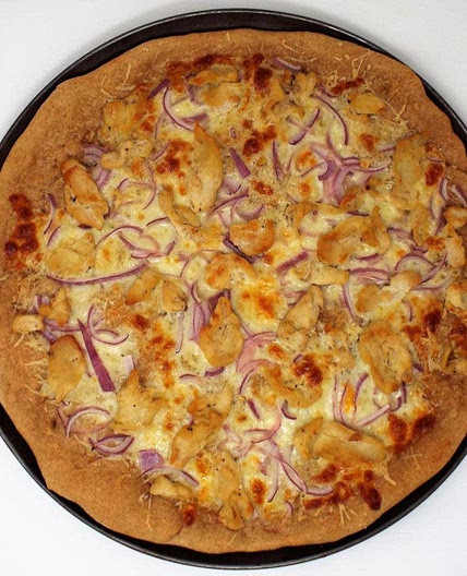 Garlicky Chicken and Red Onion Pizza