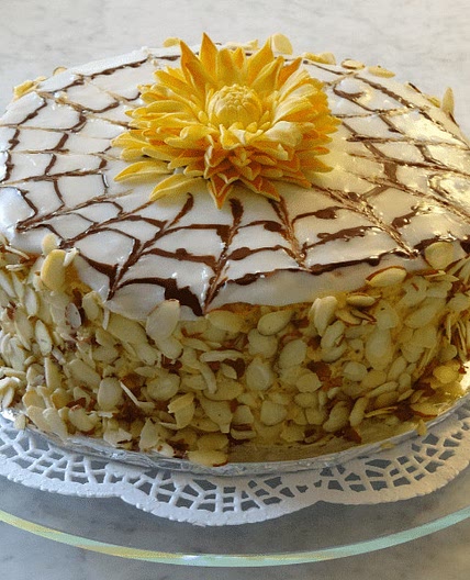 Esterházy Torte - Royal Dahlietta