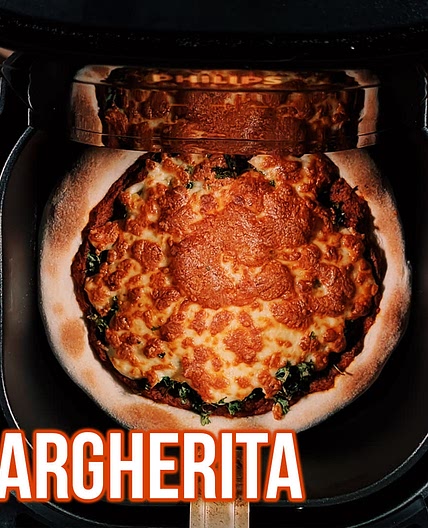 Air fryer Pizza Margherita - With Flavorful Homemade sauce
