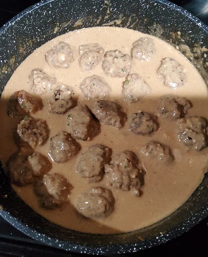 MEATBALLS AND GRAVY