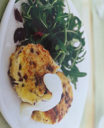 Crab rissoles with rocket salad