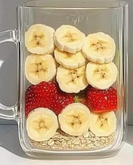 Banana Strawberry Oat Smoothie