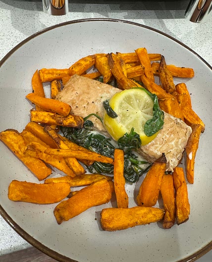 Creamy lemon, garlic and spinach ‘salmon’