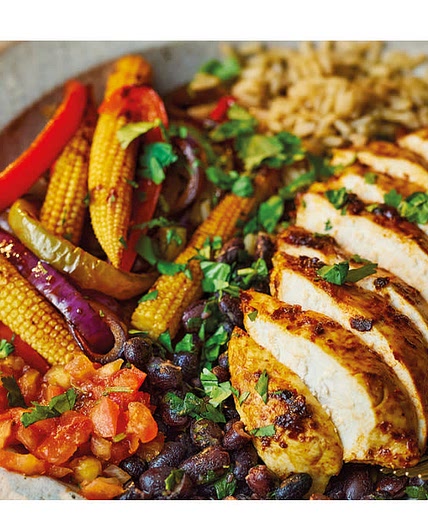 Fajita chicken rice bowl with burnt lime