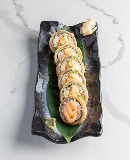 Crispy Salmon Nest Roll
