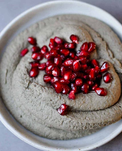 Exquisite black sesame paste hummus