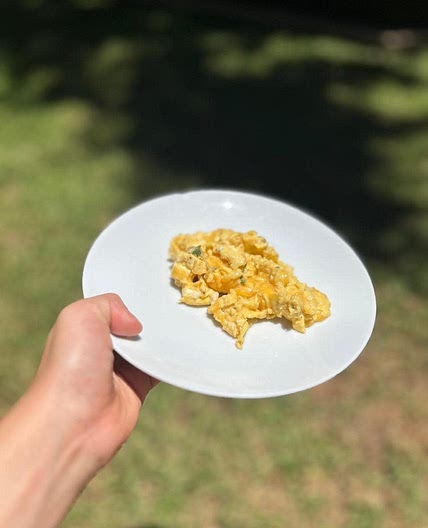 HERBY SCRAMBLED EGGS