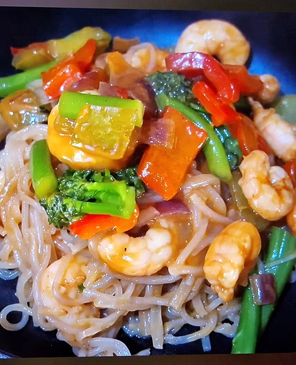 Gambas con salsa agridulce y noodles