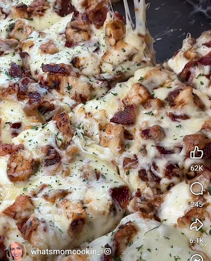 Chicken alfredo pizza