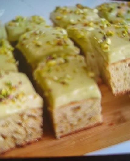 Pistachio cake