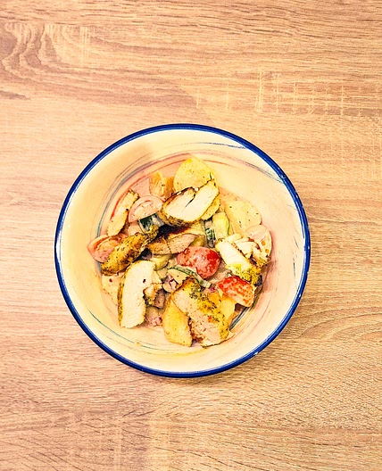 Poulet à la méditerranéenne et grenailles en salade