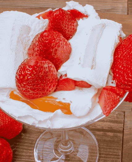 Spanish Strawberries with Cream
