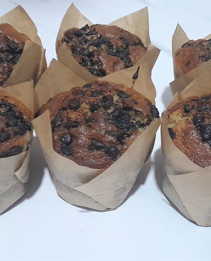 Simple Chocolate Chip Muffins