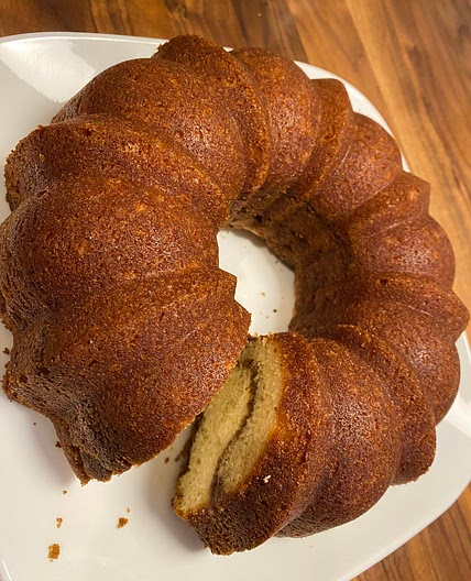 Sour cream cinnamon coffee cake