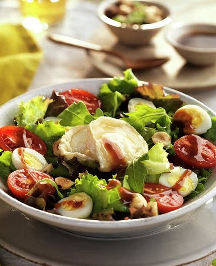 Ensalada de queso de cabra con vinagreta de membrillo