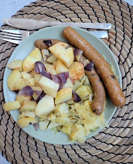 Merguez sausages with cabbage