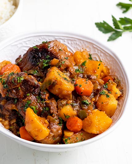 Tender & Juicy Rabo Encendido (Cuban Oxtail Stew)
