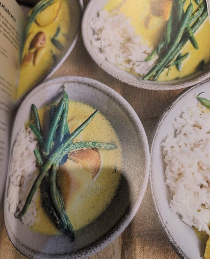 Thai yellow curry with green beans and potatoes