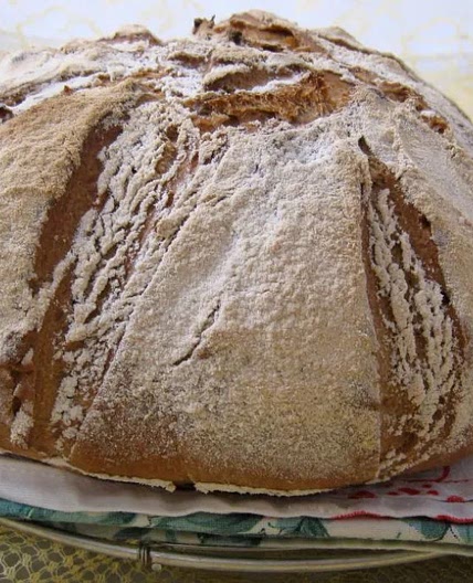 Pain au vin rouge