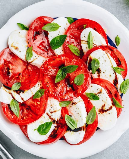 Italian Tomato and Mozzarella Salad